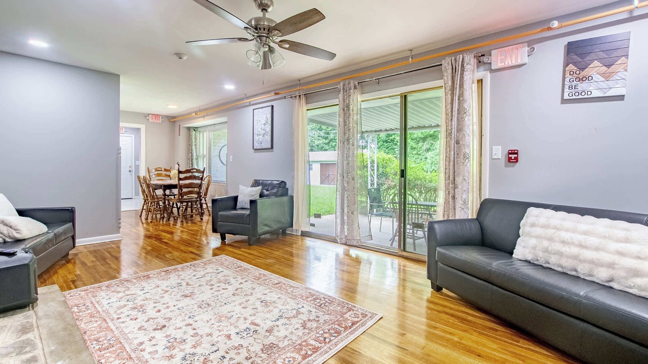 Photo of Livingroom in Newark