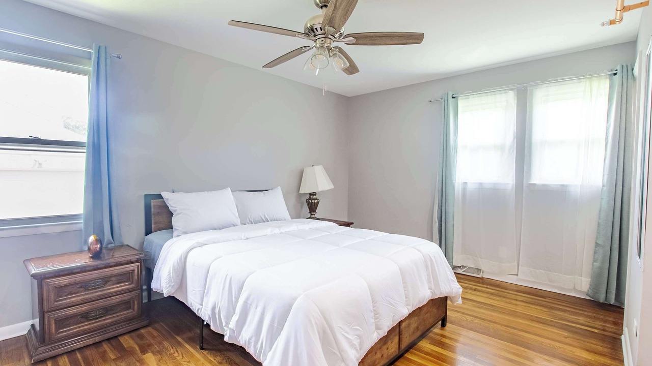 Photo of Bedroom in Newark