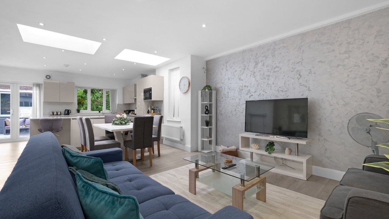 Photo of Livingroom in Edgware