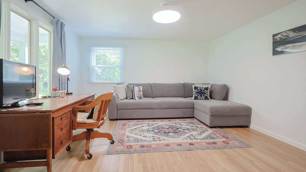 Photo of Livingroom in Monument Beach