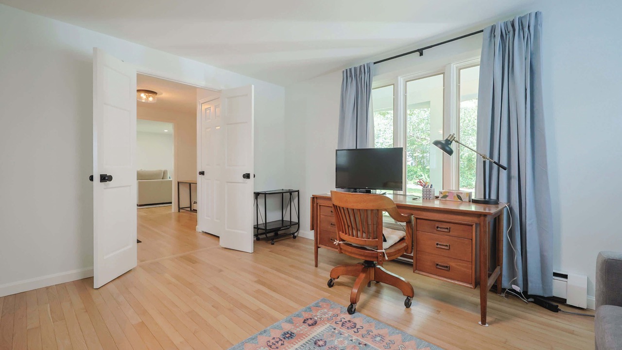 Photo of Livingroom in Monument Beach
