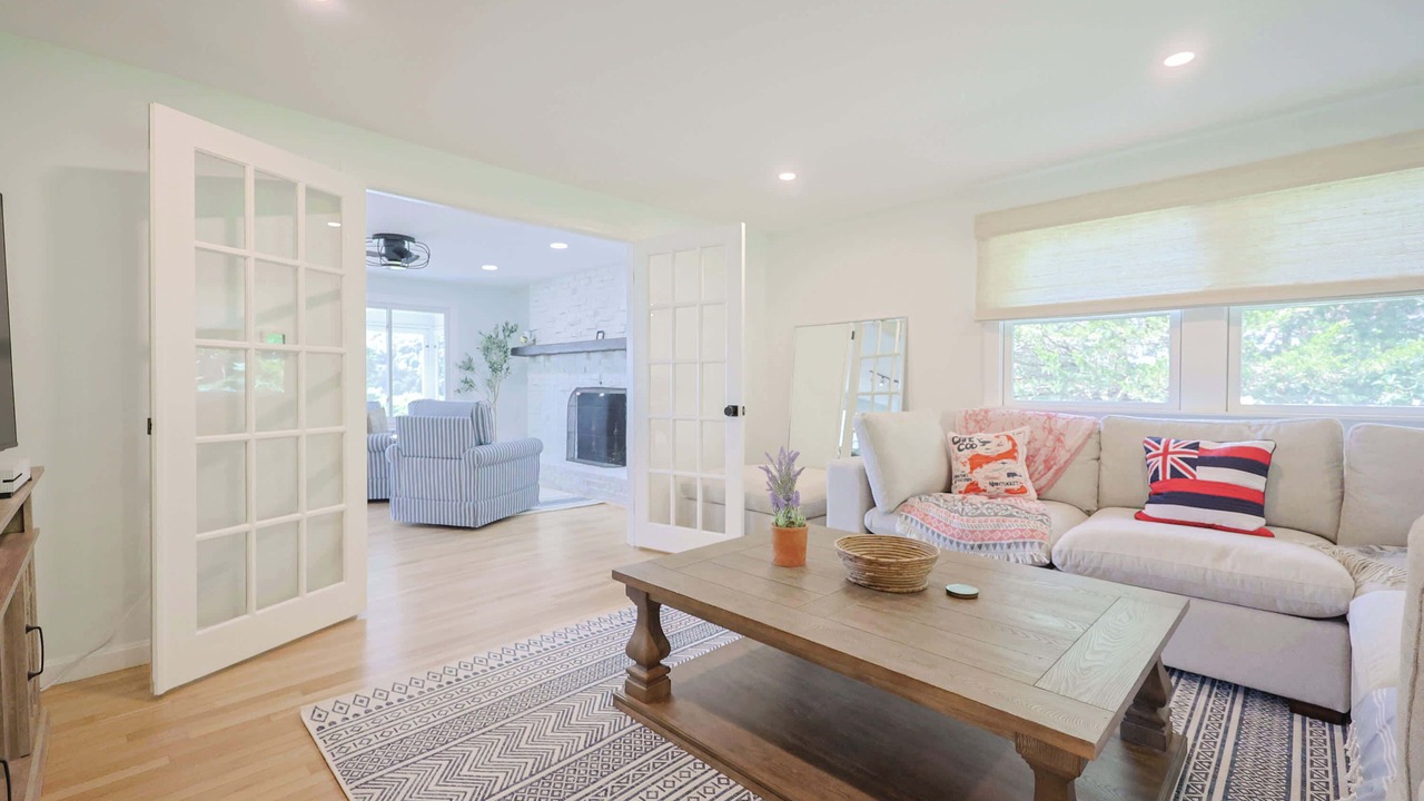 Photo of Livingroom in Monument Beach
