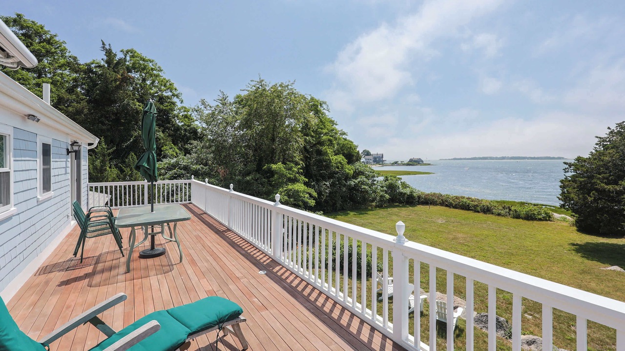 Photo of Patio Balcony in Monument Beach