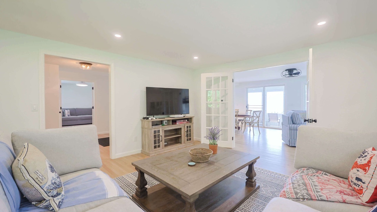 Photo of Livingroom in Monument Beach