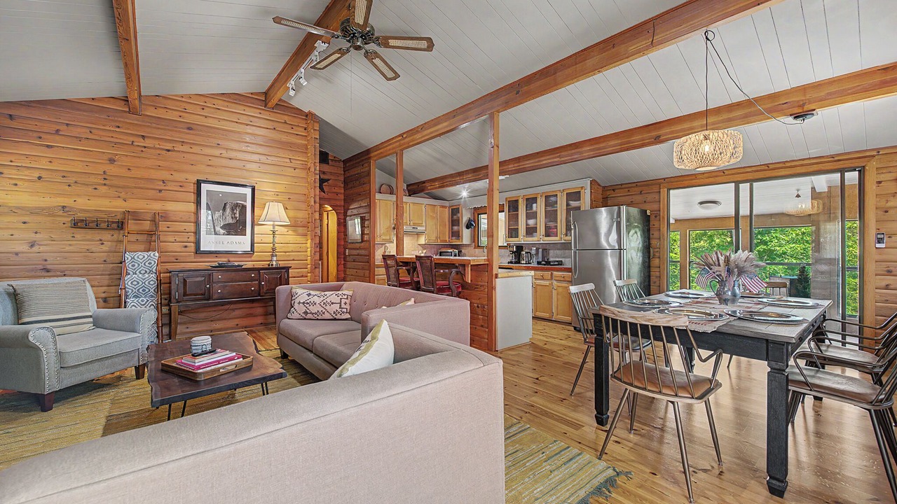 Photo of Livingroom in Beaver Shores