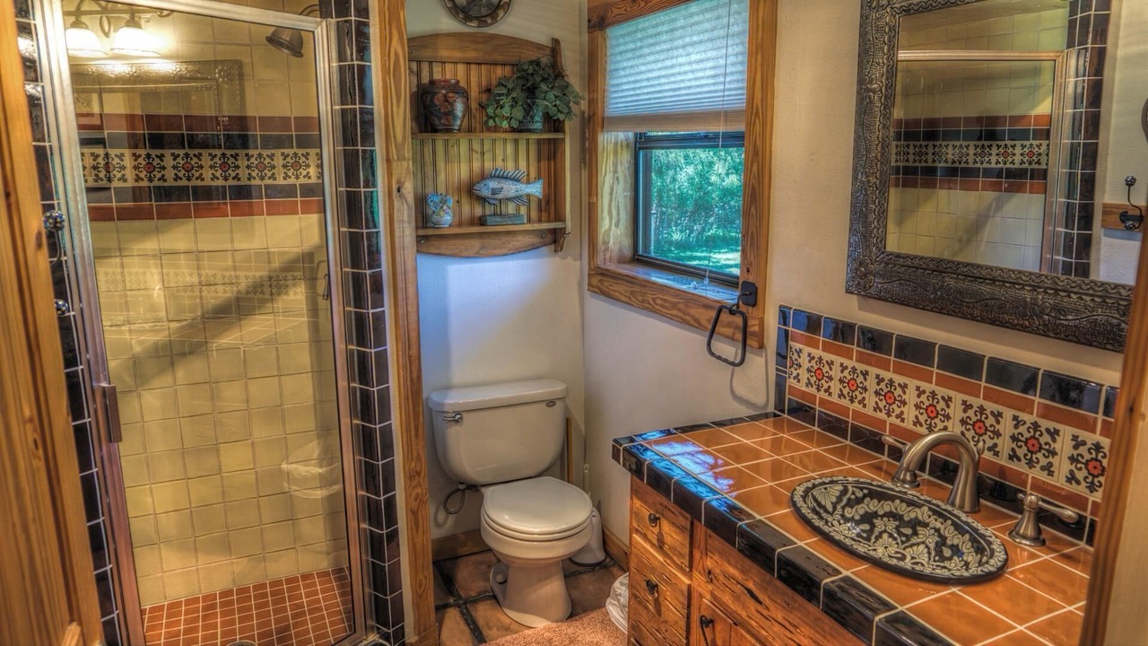 Photo of Bathroom in Utopia