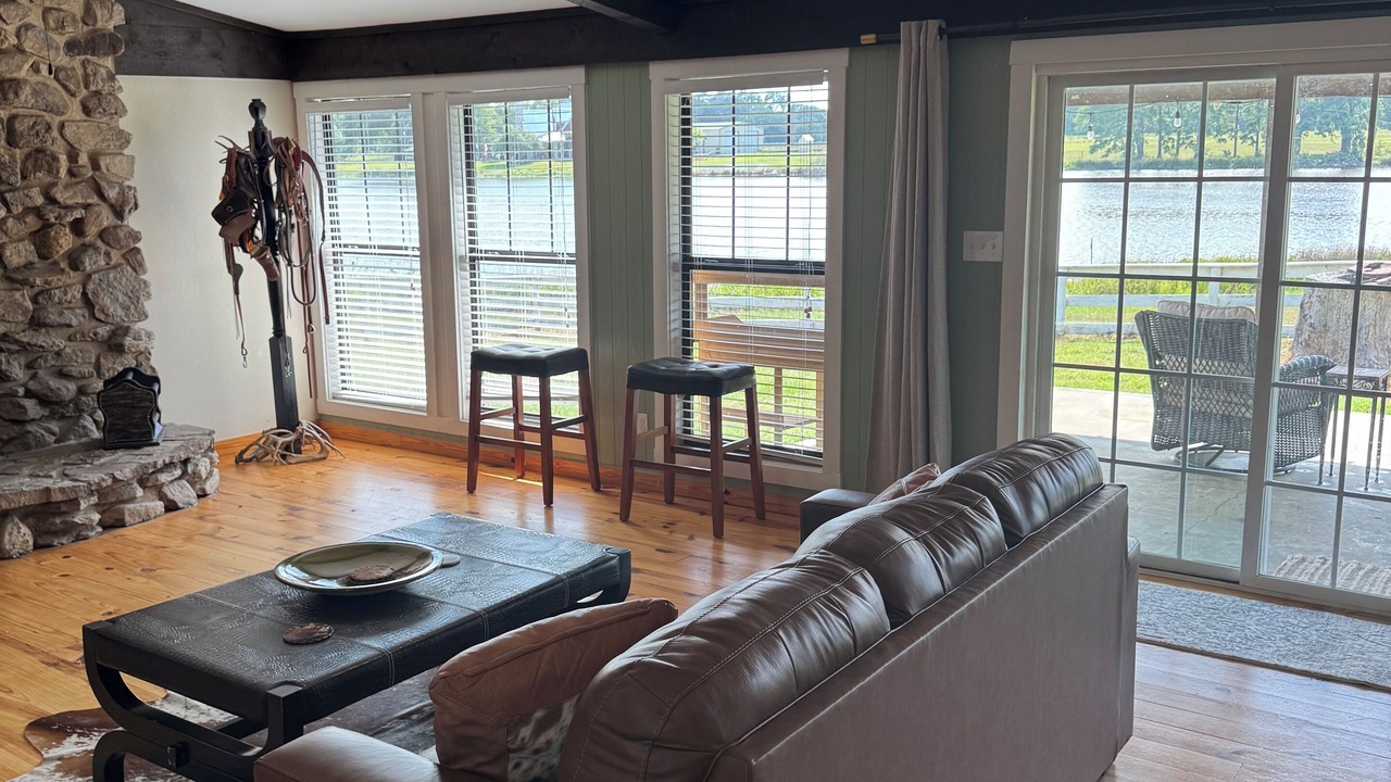 Photo of Livingroom in Lindale