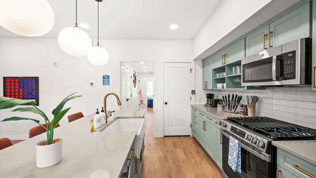 Photo of Kitchen in People's Freeway