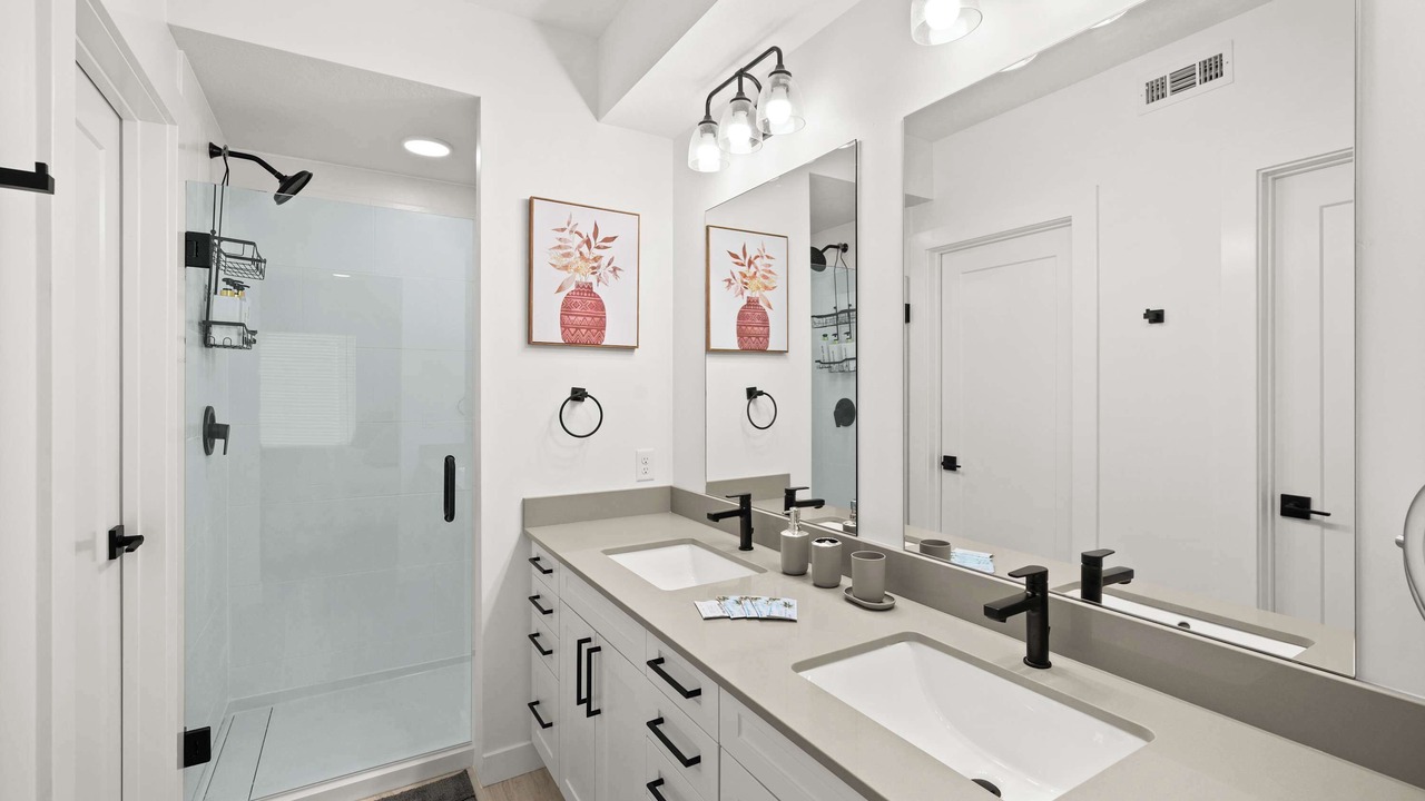 Photo of Bathroom in People's Freeway
