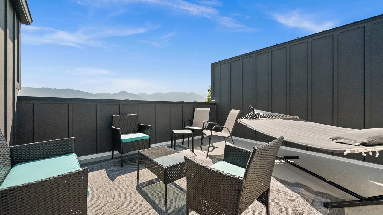 Photo of Patio Balcony in People's Freeway