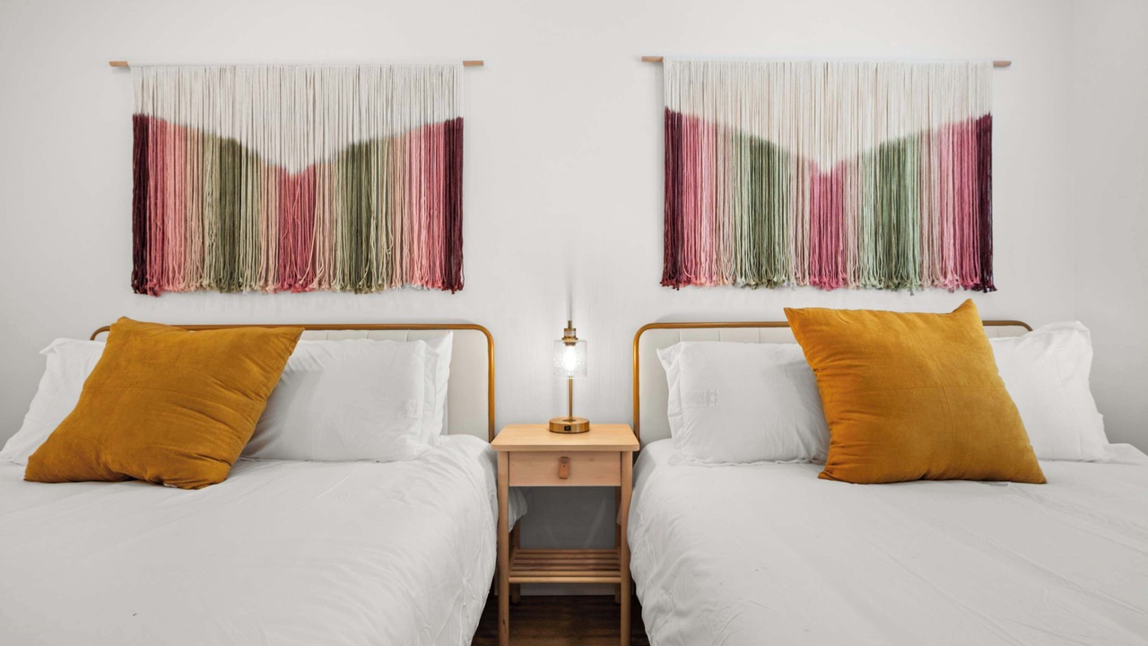 Photo of Bedroom in People's Freeway