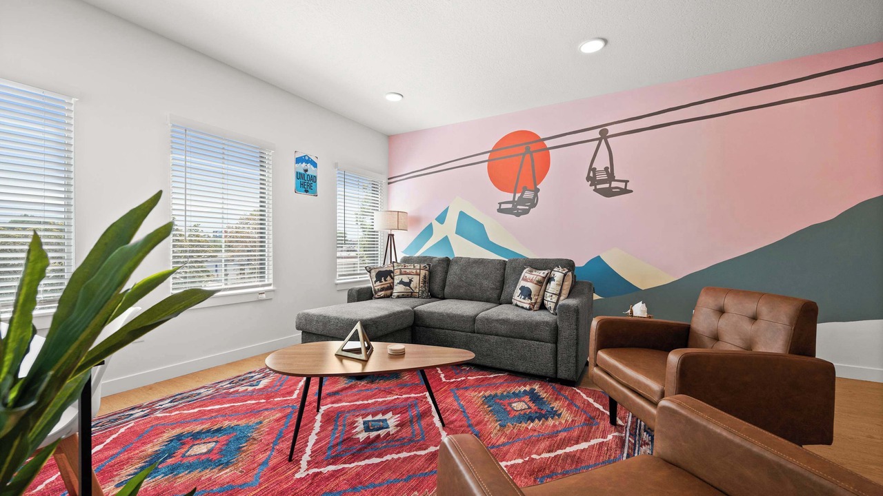 Photo of Livingroom in People's Freeway