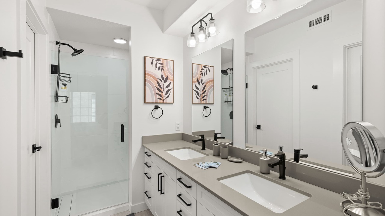 Photo of Bathroom in People's Freeway