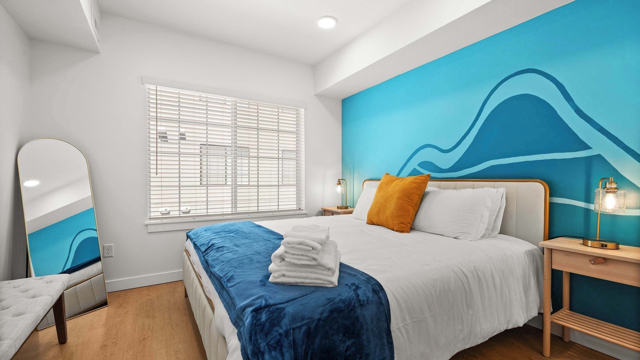 Photo of Bedroom in People's Freeway