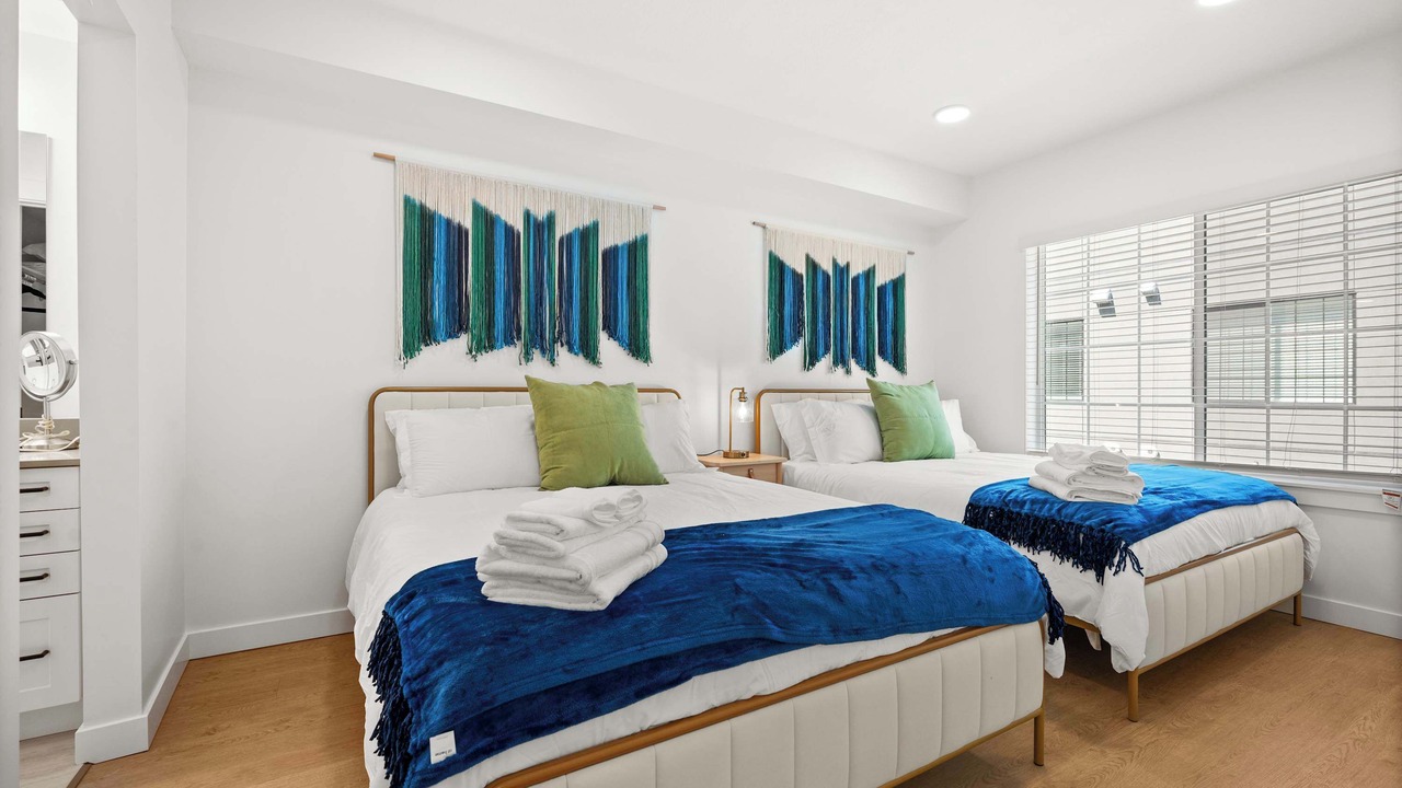 Photo of Bedroom in People's Freeway