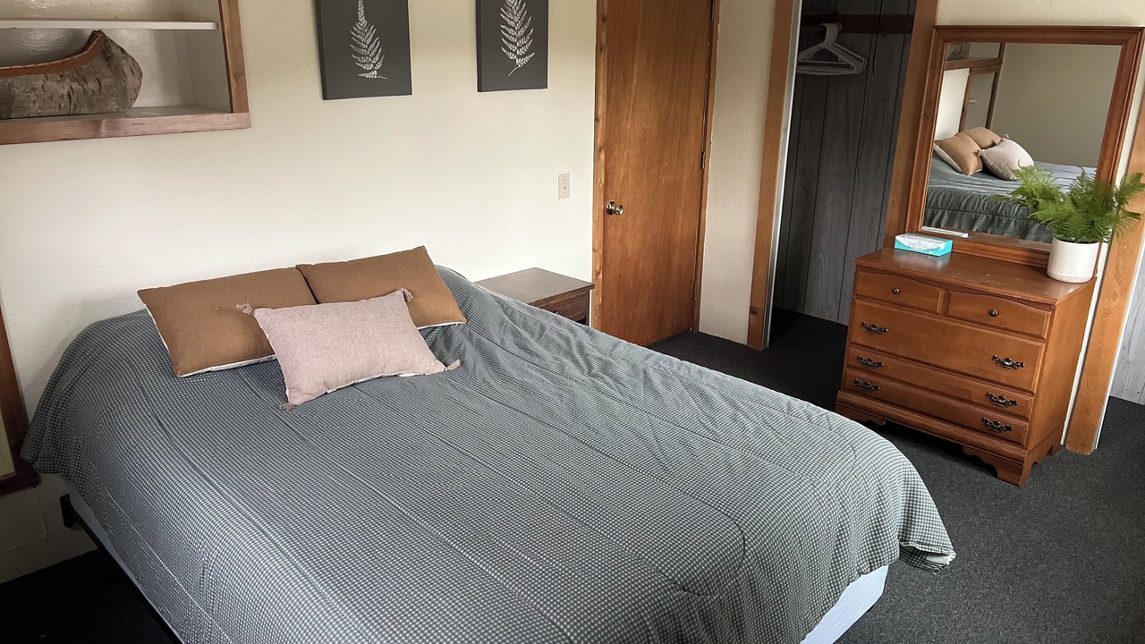 Photo of Bedroom in Crane Lake