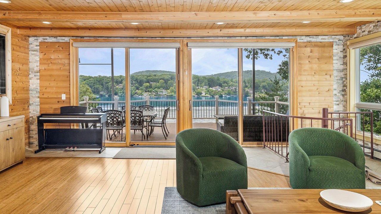 Photo of Livingroom in Danbury