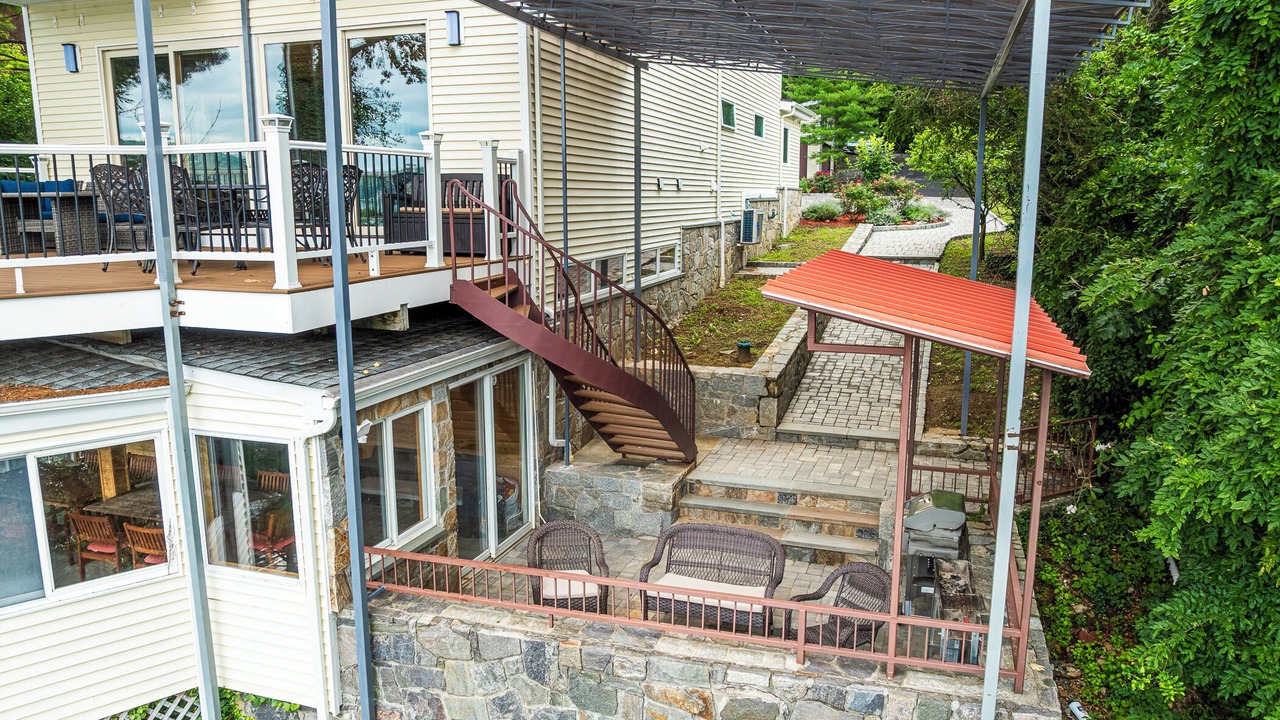 Photo of Patio Balcony in Danbury