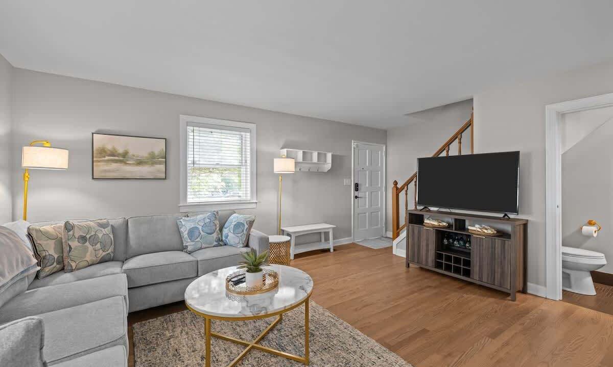 Photo of Livingroom in Southwest Raleigh