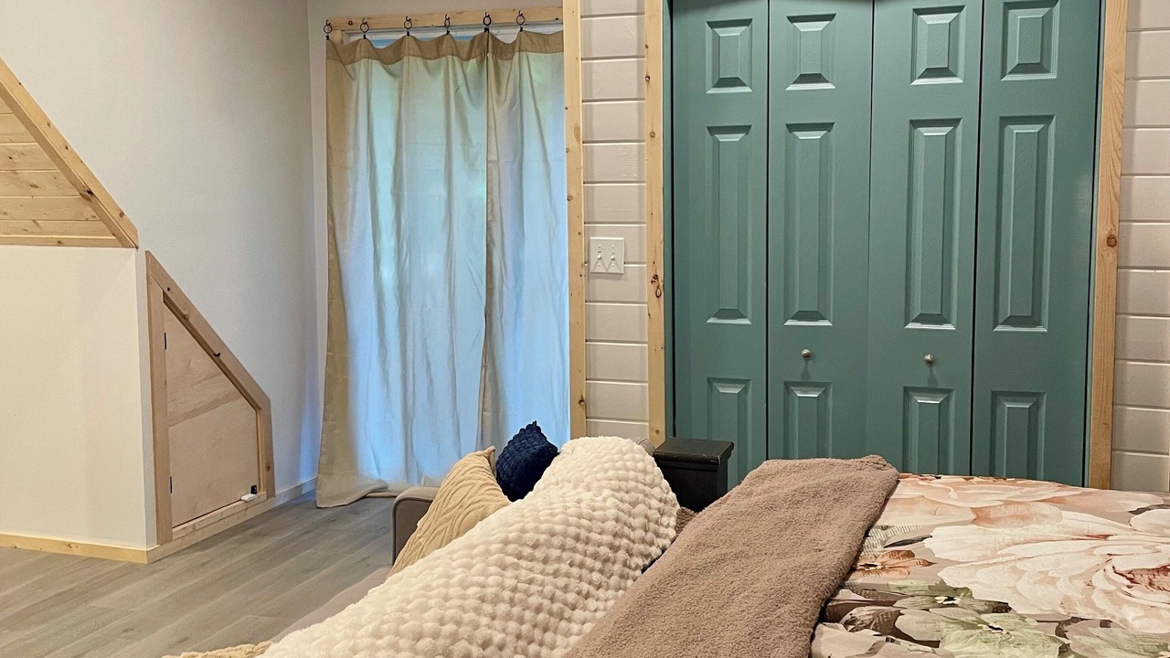 Photo of Bedroom in Woods Creek