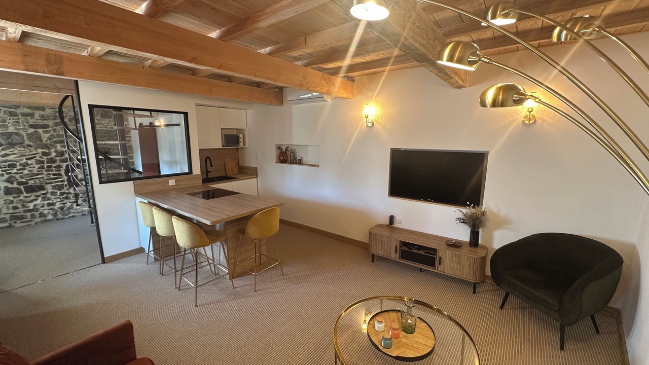 Photo of Livingroom in Saint-Etienne-de-Fontbellon