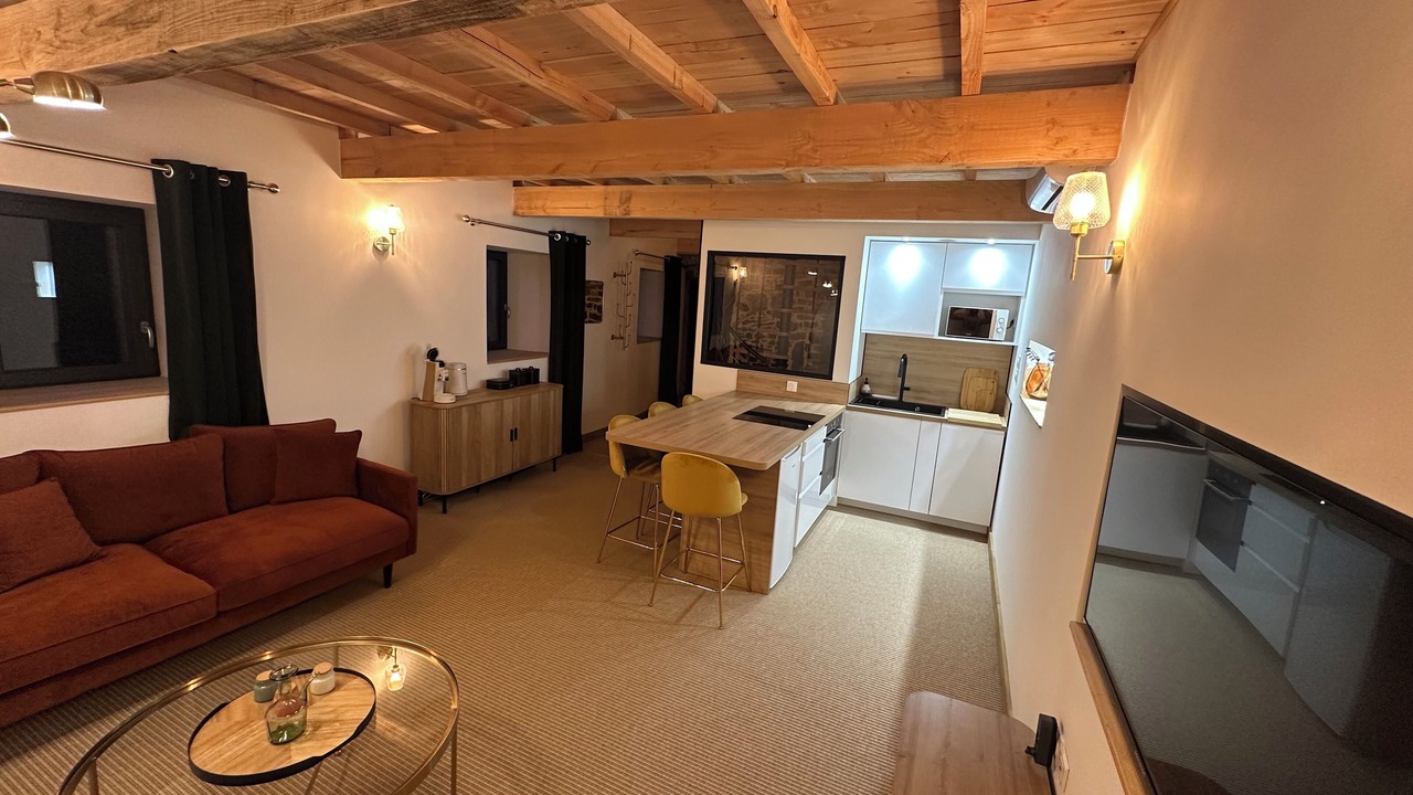 Photo of Livingroom in Saint-Etienne-de-Fontbellon