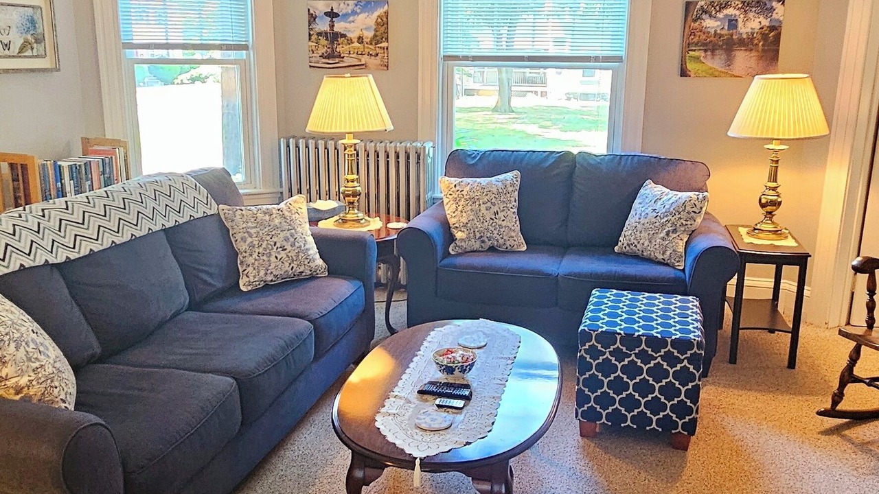 Photo of Livingroom in Woburn