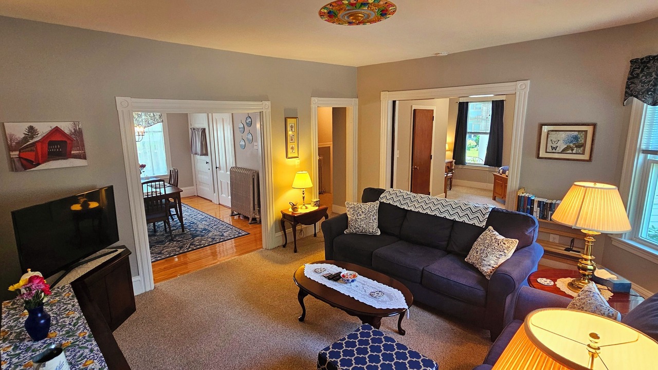 Photo of Livingroom in Woburn