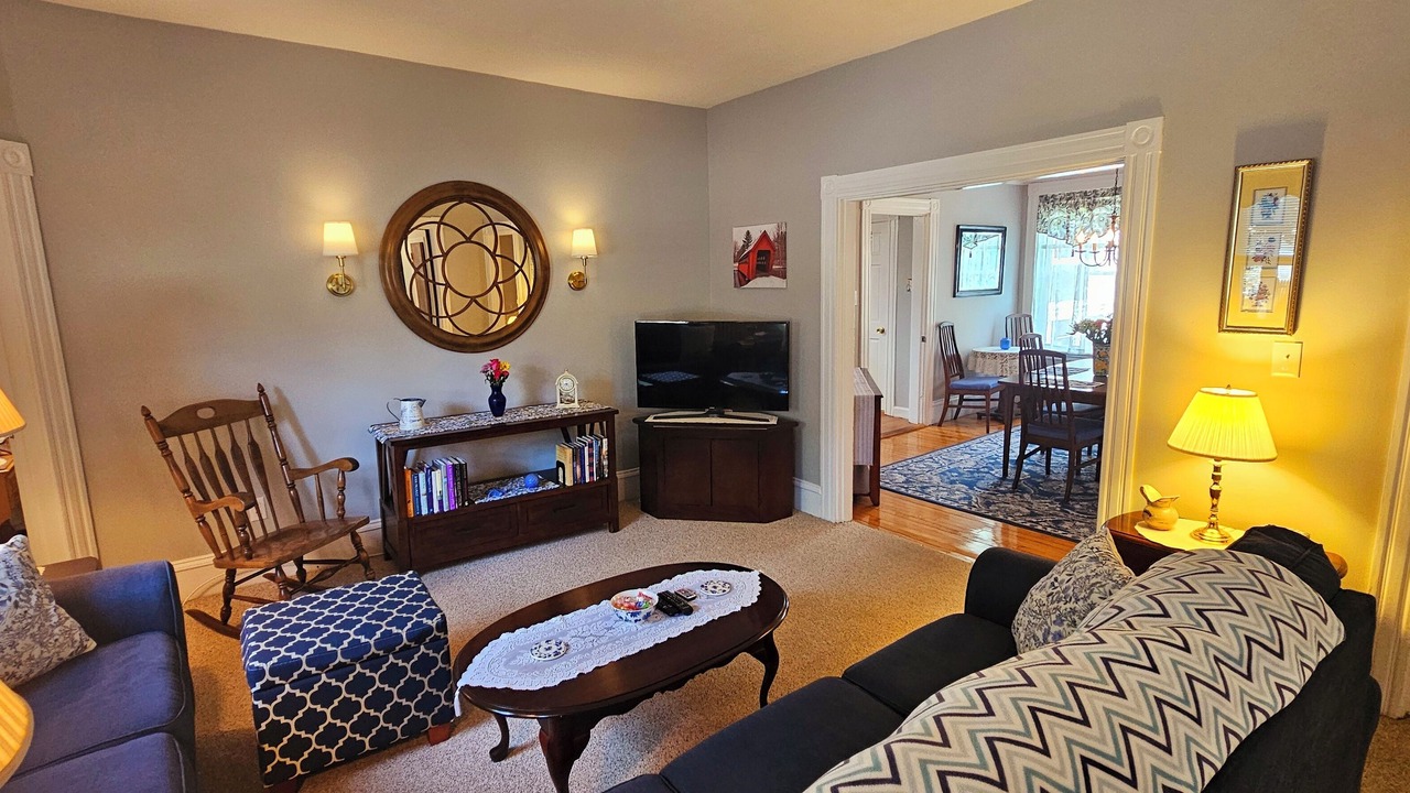Photo of Livingroom in Woburn