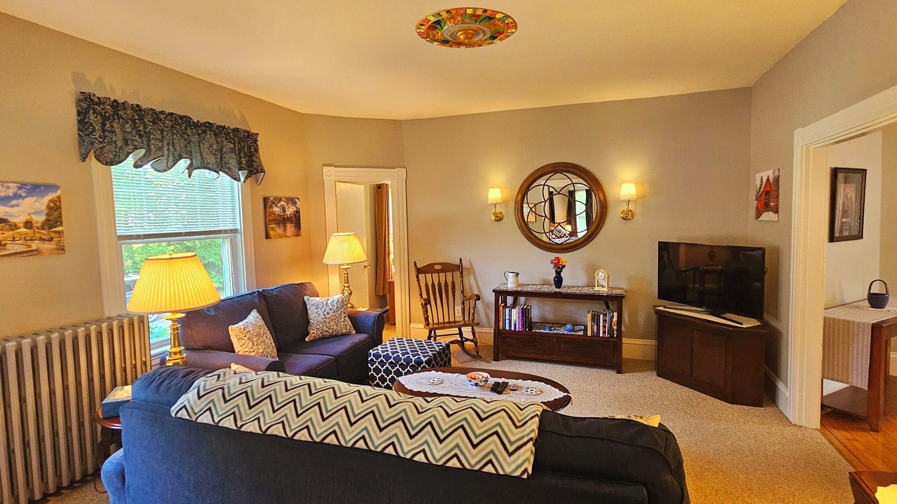 Photo of Livingroom in Woburn
