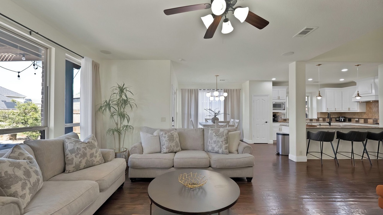 Photo of Livingroom in Denton County