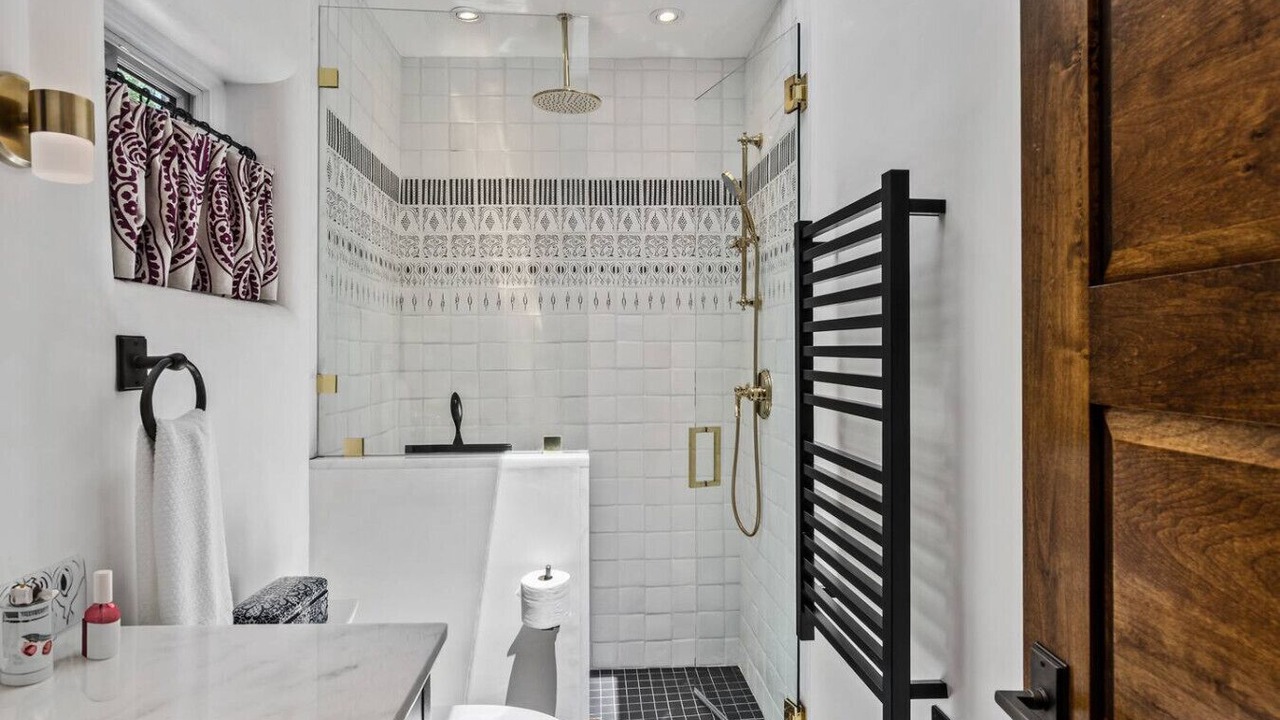 Photo of Bathroom in Historic Eastside