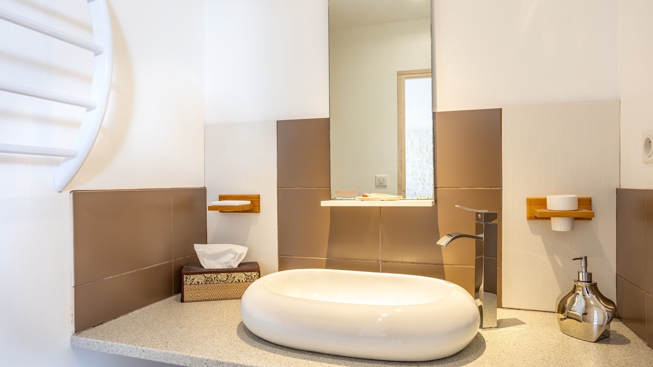 Photo of Bathroom in Saint-Martin-de-Fraigneau