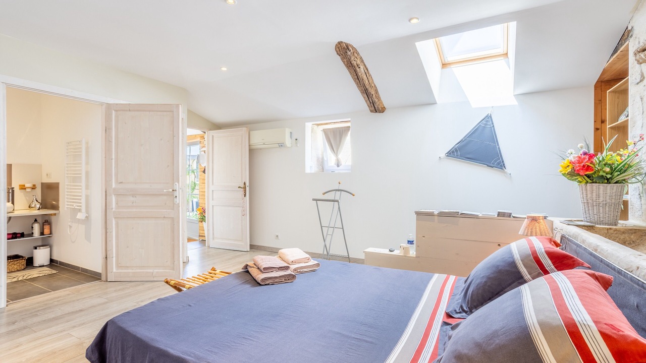 Photo of Bedroom in Saint-Martin-de-Fraigneau