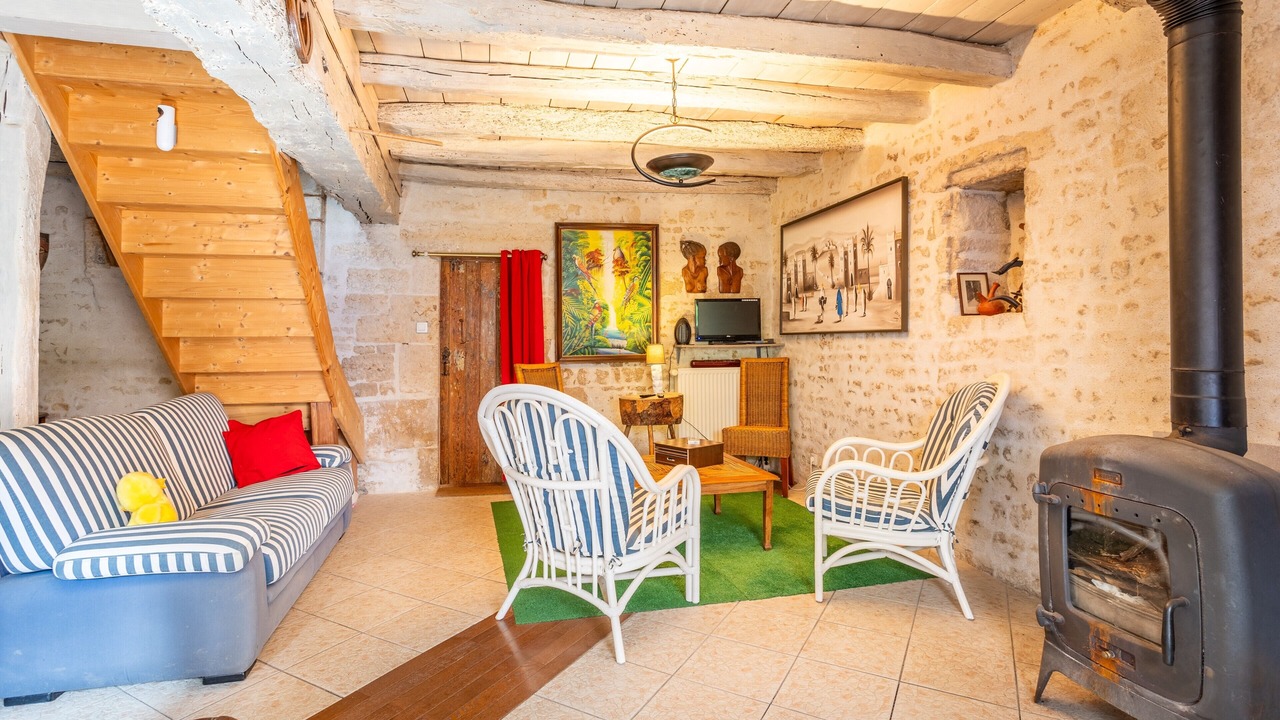 Photo of Livingroom in Saint-Martin-de-Fraigneau
