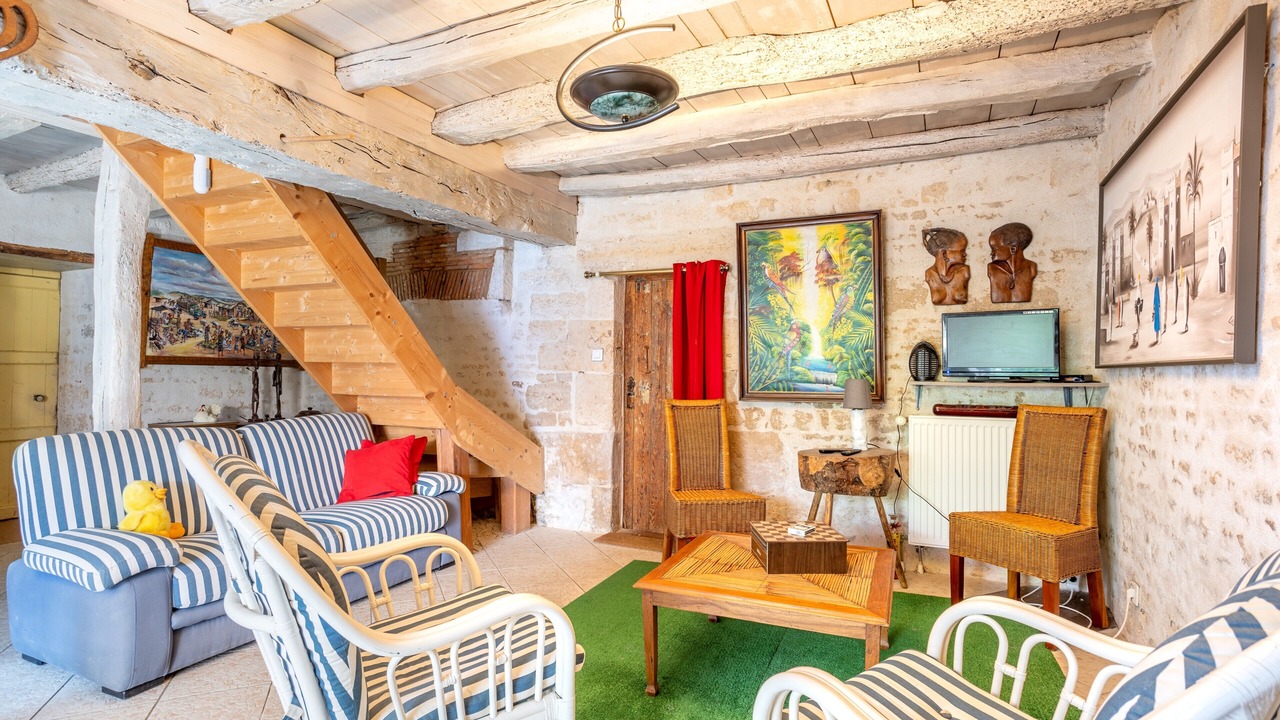Photo of Livingroom in Saint-Martin-de-Fraigneau