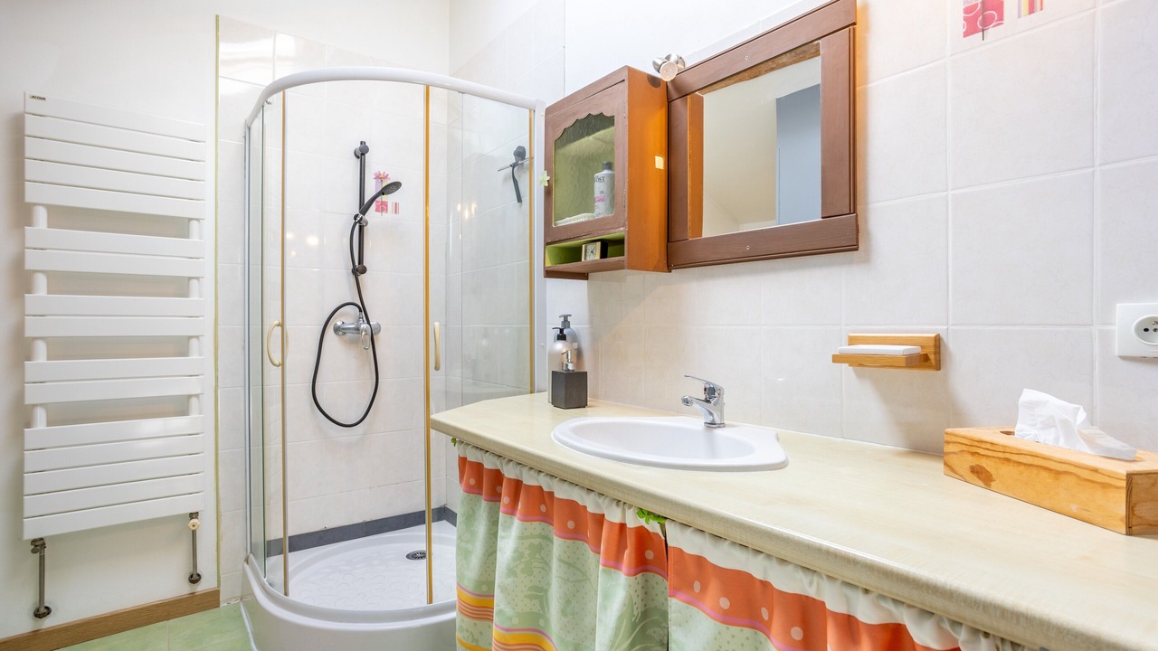 Photo of Bathroom in Saint-Martin-de-Fraigneau