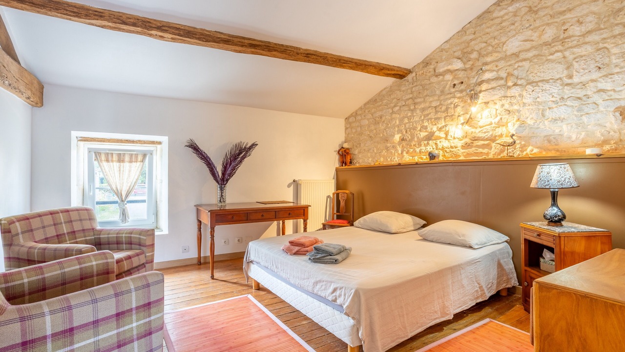 Photo of Bedroom in Saint-Martin-de-Fraigneau