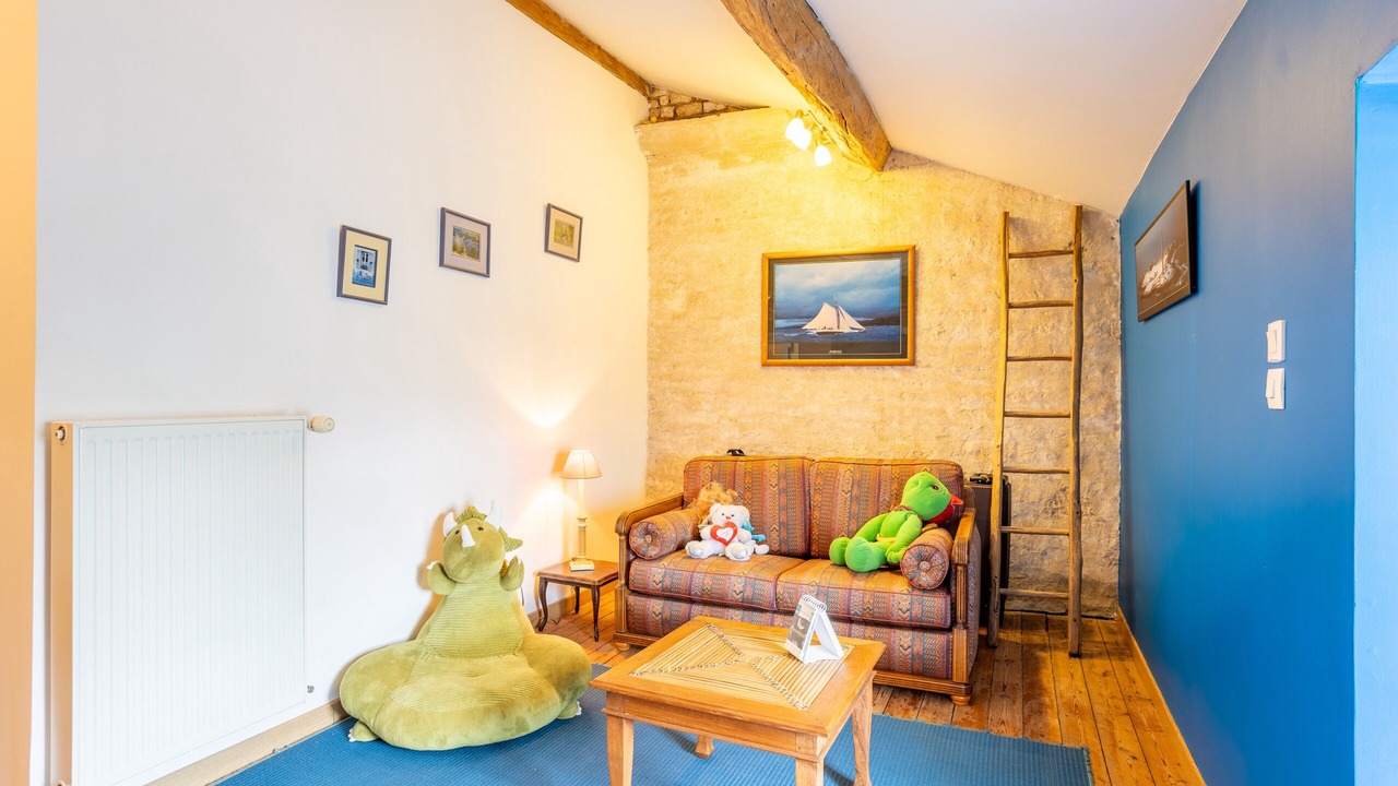 Photo of Livingroom in Saint-Martin-de-Fraigneau