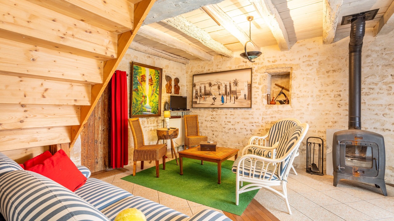 Photo of Livingroom in Saint-Martin-de-Fraigneau