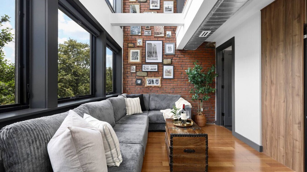 Photo of Livingroom in Somerville