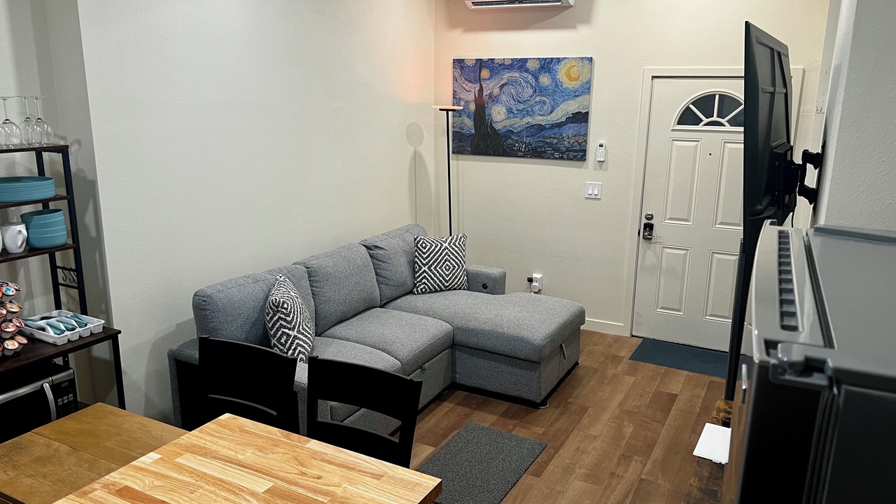 Photo of Livingroom in Canoga Park