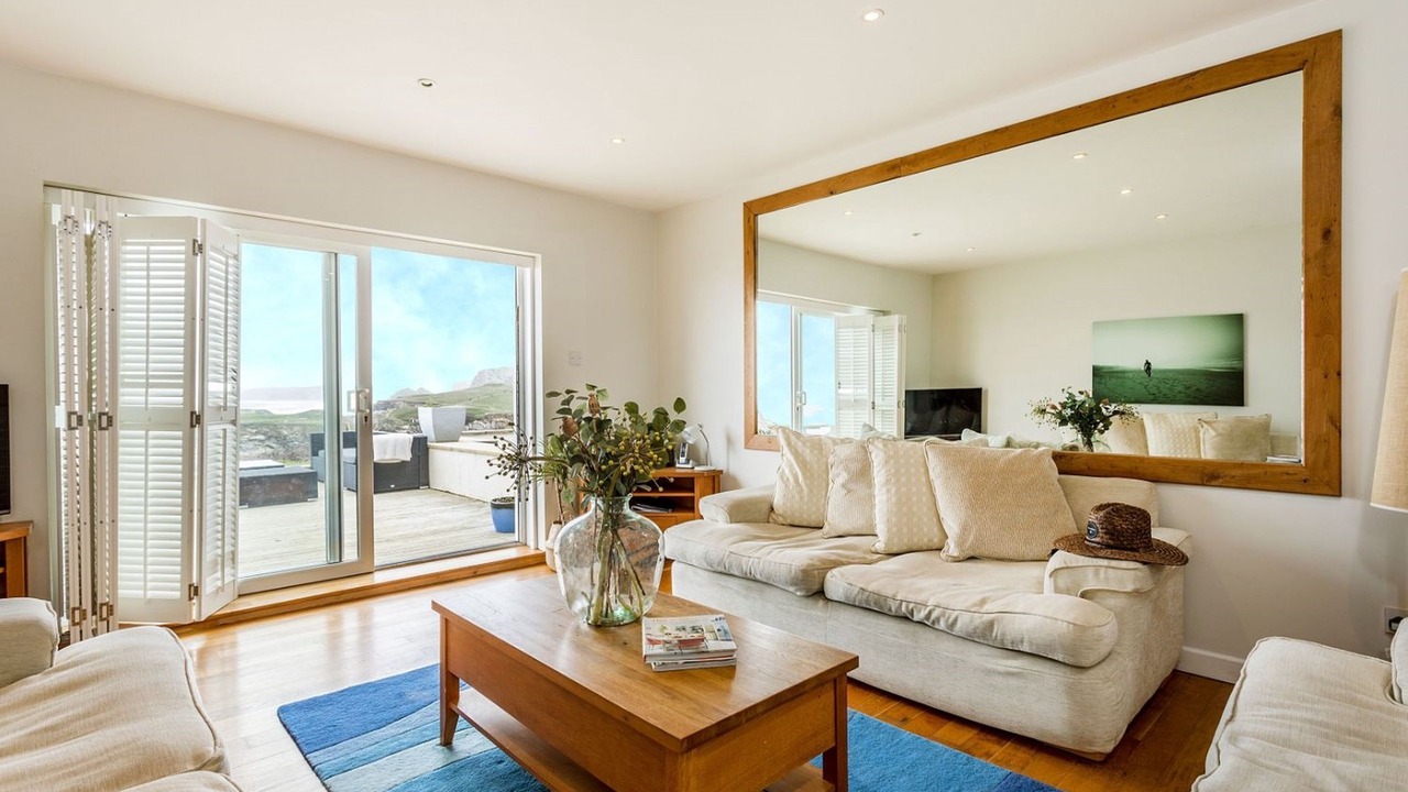 Photo of Livingroom in Lusty Glaze