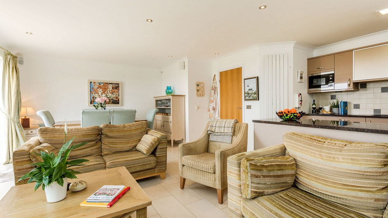 Photo of Livingroom in Constantine Bay