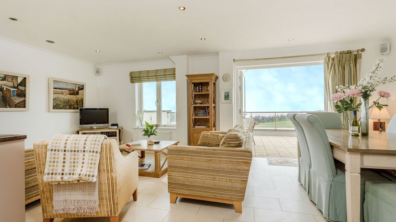 Photo of Livingroom in Constantine Bay