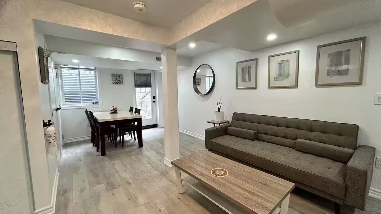 Photo of Livingroom in Ajax