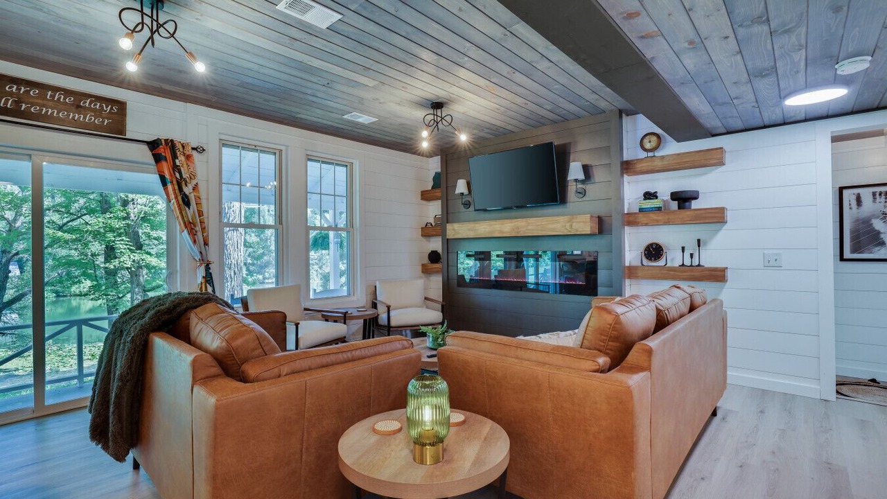 Photo of Livingroom in Saylorsburg