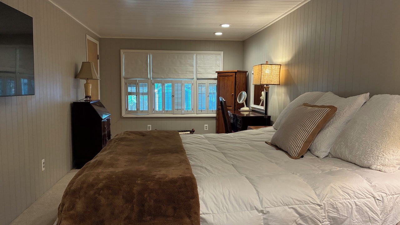 Photo of Bedroom in Pentwater