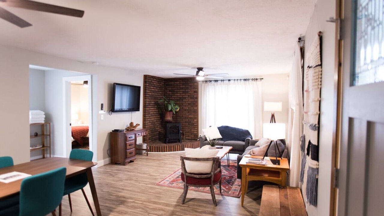 Photo of Livingroom in Powell