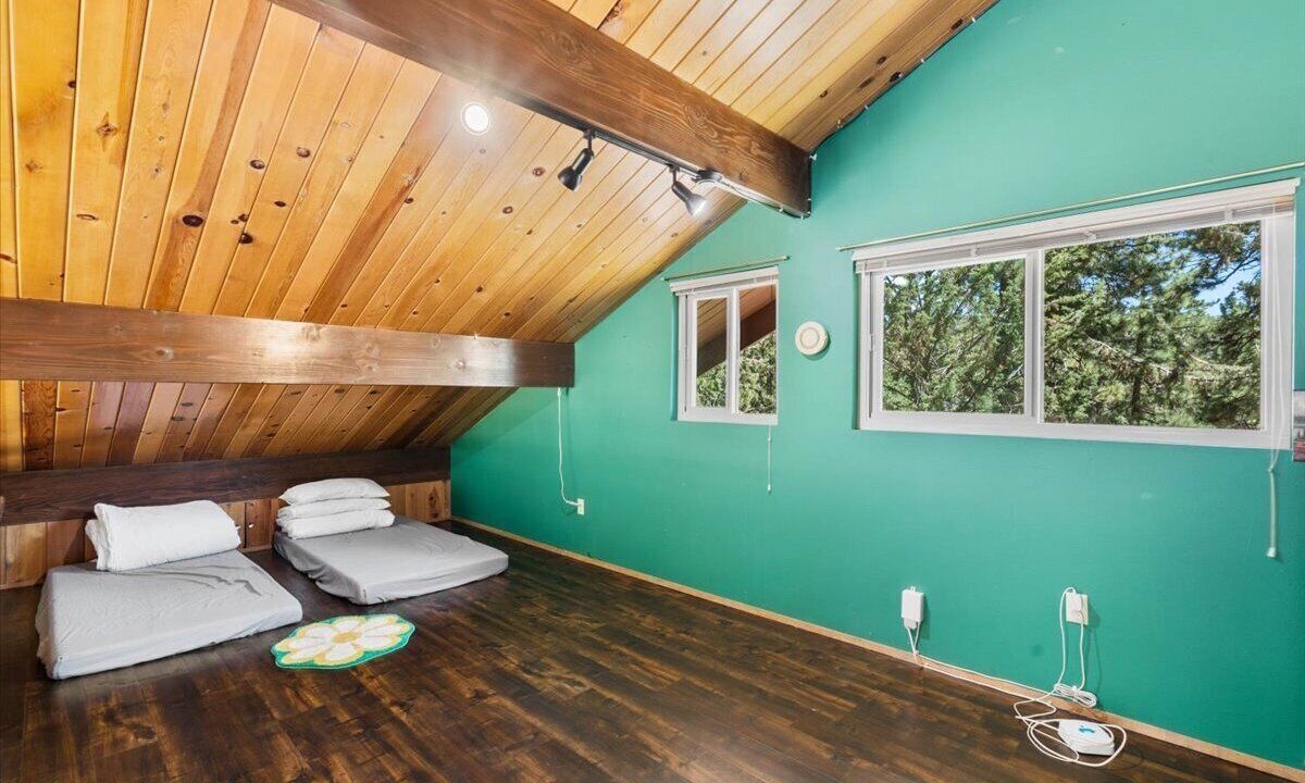 Photo of Bedroom in Wrightwood